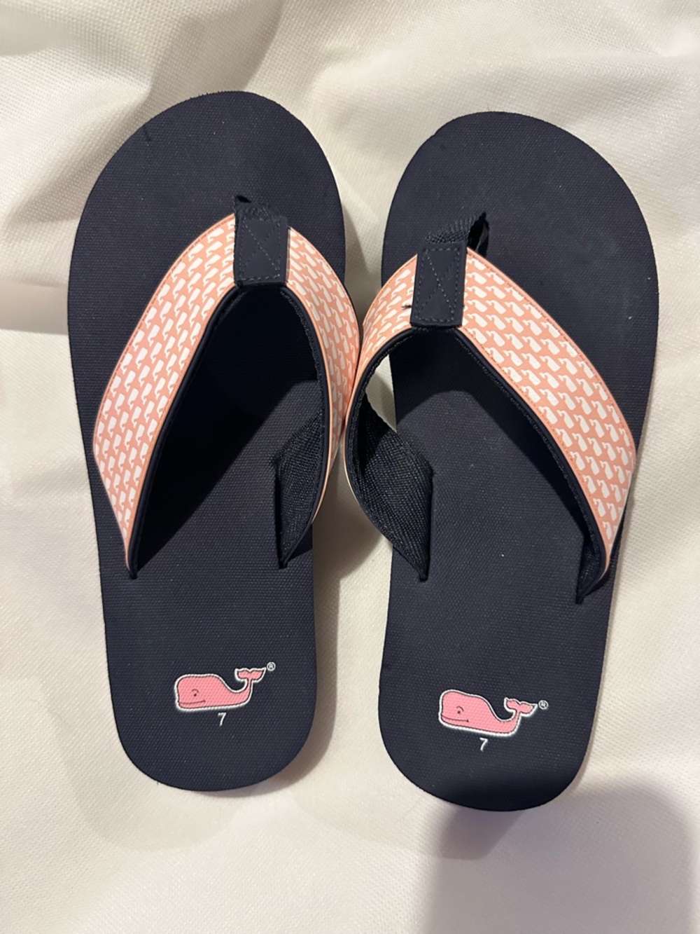 Vineyard Vines Navy Flip Flop Sandals with Pink Whale Print Straps - Picture 2 of 4